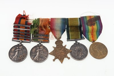 Lot 27 - GROUP OF FIVE BOER WAR AND WORLD WAR I MEDALS