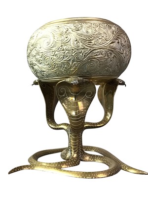 Lot 586 - SET OF SIX SILVER HANDLED BUTTER KNIVES