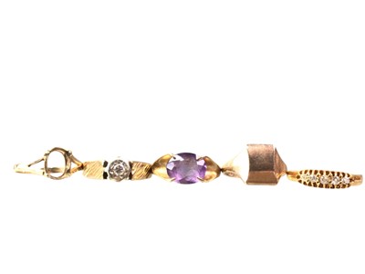 Lot 559 - FIVE GOLD RINGS