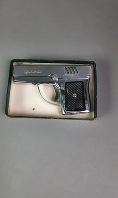 Lot 4 - NOVELTY VINTAGE AURORA '45' PISTOL CIGARETTE LIGHTER
