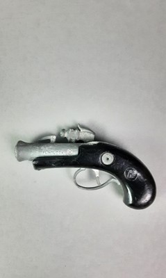 Lot 4 - NOVELTY VINTAGE AURORA '45' PISTOL CIGARETTE LIGHTER