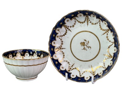 Lot 29 - GROUP OF CERAMICS