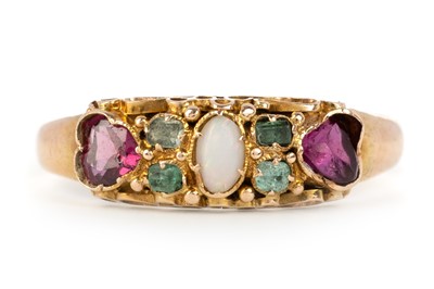Lot 594 - GEM SET RING