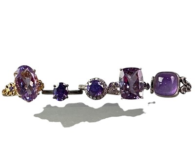 Lot 10 - GROUP OF SILVER RINGS