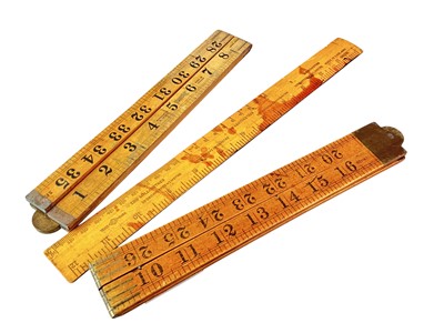 Lot 134 - GROUP OF JOINERS RULERS AND MEASURING TAPES