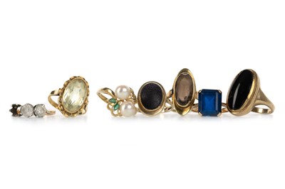 Lot 599 - GROUP OF DRESS RINGS