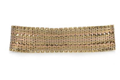 Lot 614 - TWO COLOUR BRACELET