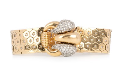 Lot 616 - GOLD AND DIAMOND BRACELET