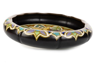 Lot 599 - DUTCH GOUDA BOWL