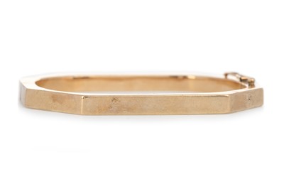 Lot 667 - BANGLE