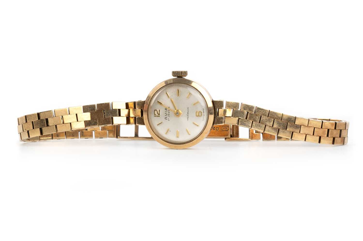 Lot 872 - AVIA