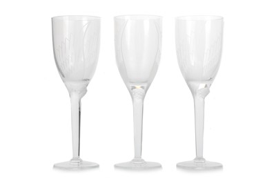 Lot 440 - LALIQUE LA FEMME TUMBLER