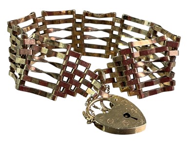 Lot 88 - SIX BAR GATE BRACELET