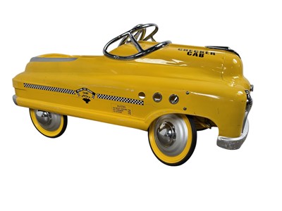 Lot 271 - MODERN NOVELTY CHILD'S PEDAL CAR