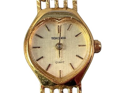 Lot 89 - GROUP OF FASHION WATCHES AND JEWELLERY