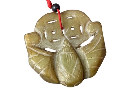 Lot 373 - CHINESE STYLE HARDSTONE AMULET