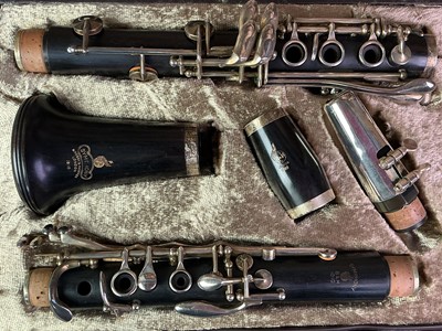 Lot 393 - BOOSEY & HAWKES CLARINET