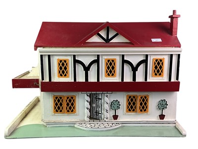 Lot 413 - DOLL'S HOUSE