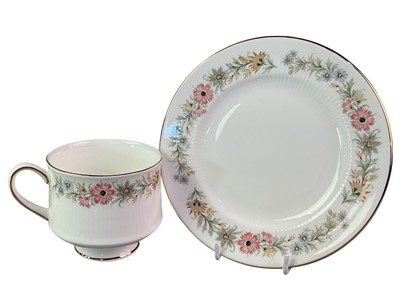 Lot 470 - ROYAL ALBERT PARAGON PART DINNER SERVICE