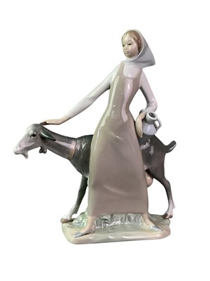 Lot 523 - THREE LLADRO FIGURES