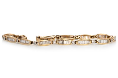 Lot 672 - DIAMOND BRACELET