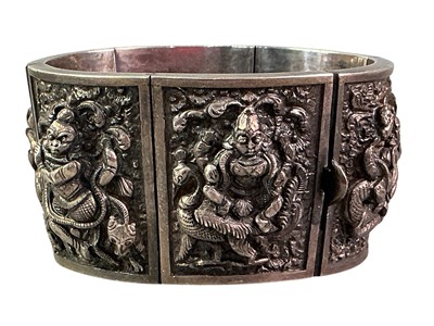 Lot 645 - COLLECTION OF COSTUME JEWELLERY