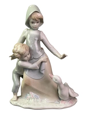 Lot 662 - GROUP OF LLADRO AND NAO FIGURES