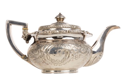 Lot 971 - GEORGE III SILVER TEAPOT