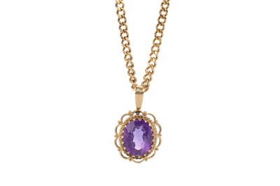 Lot 726 - AMETHYST SET PENDANT
