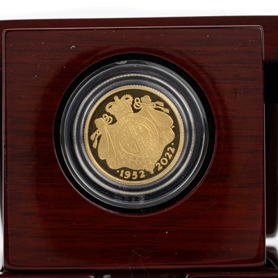 Lot 104 - QUEEN ELIZABETH II PLATINUM JUBILEE GOLD £25 COIN