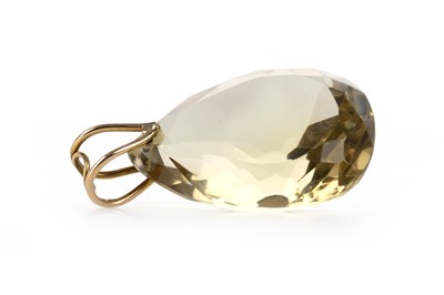 Lot 649 - CITRINE PENDANT