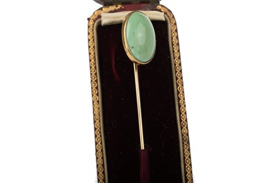Lot 713 - EDWARDIAN TURQUOISE STICK PIN
