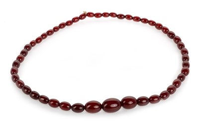 Lot 722 - AMBER BEAD NECKLACE