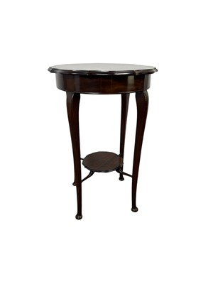 Lot 565 - MAHOGANY OCCASIONAL TABLE