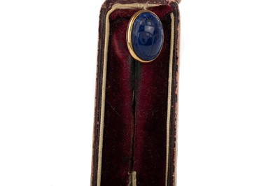 Lot 761 - VICTORIAN LAPIS LAZULI STICK PIN