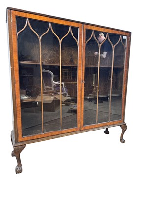 Lot 583 - MAHOGANY DISPLAY CABINET