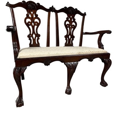 Lot 584 - MAHOGANY BENCH