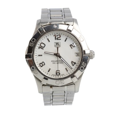 Lot 885 - TAG HEUER AQUARACER