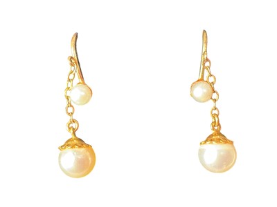 Lot 518 - PAIR OF PEARL AND GOLD DROP EARRINGS