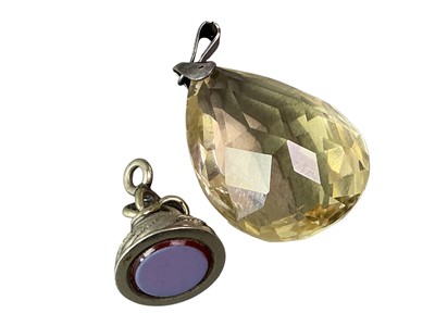 Lot 715 - CITRINE PENDANT