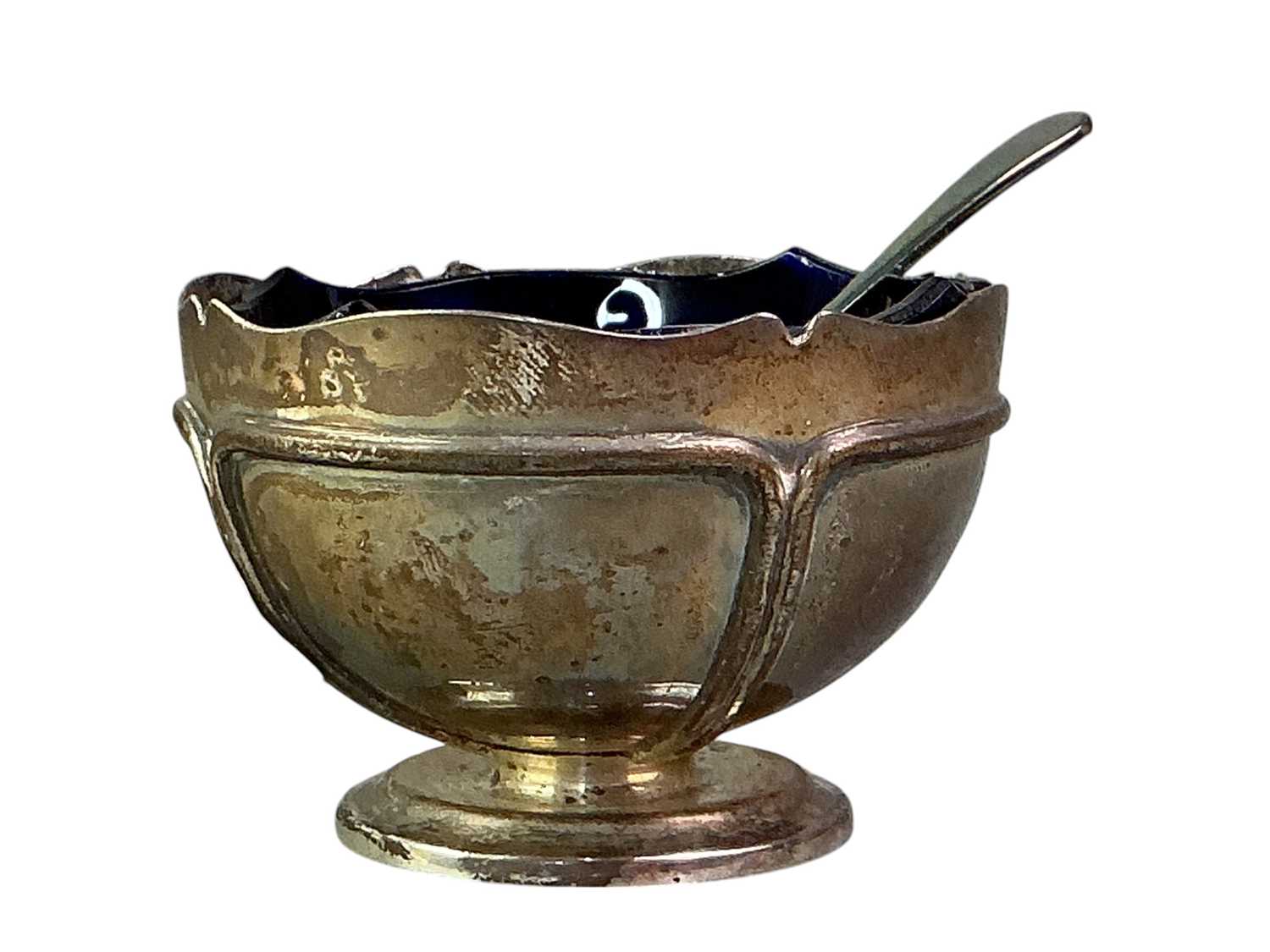 Lot 32 - GEORGE V SILVER OPEN SALT DISH