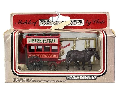 Lot 133 - COLLECTION OF DIE CAST VEHICLES