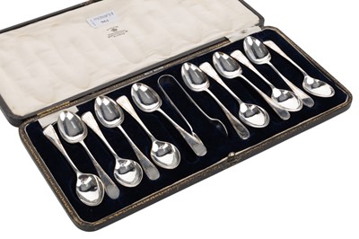Lot 961 - SET OF TWELVE GEORGE V SILVER TEASPOONS