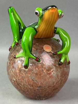 Lot 184 - MURANO GLASS FIGURE