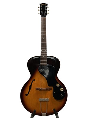 Lot 1009 - GIBSON SIX STRING ELECTRIC GUITAR