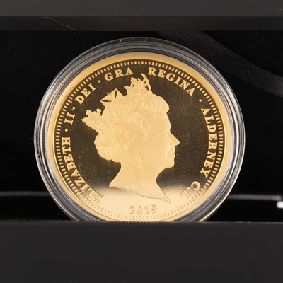Lot 4 - 2019 QUEEN VICTORIA 200TH ANNIVERSARY FINE GOLD £5 PROOF COIN