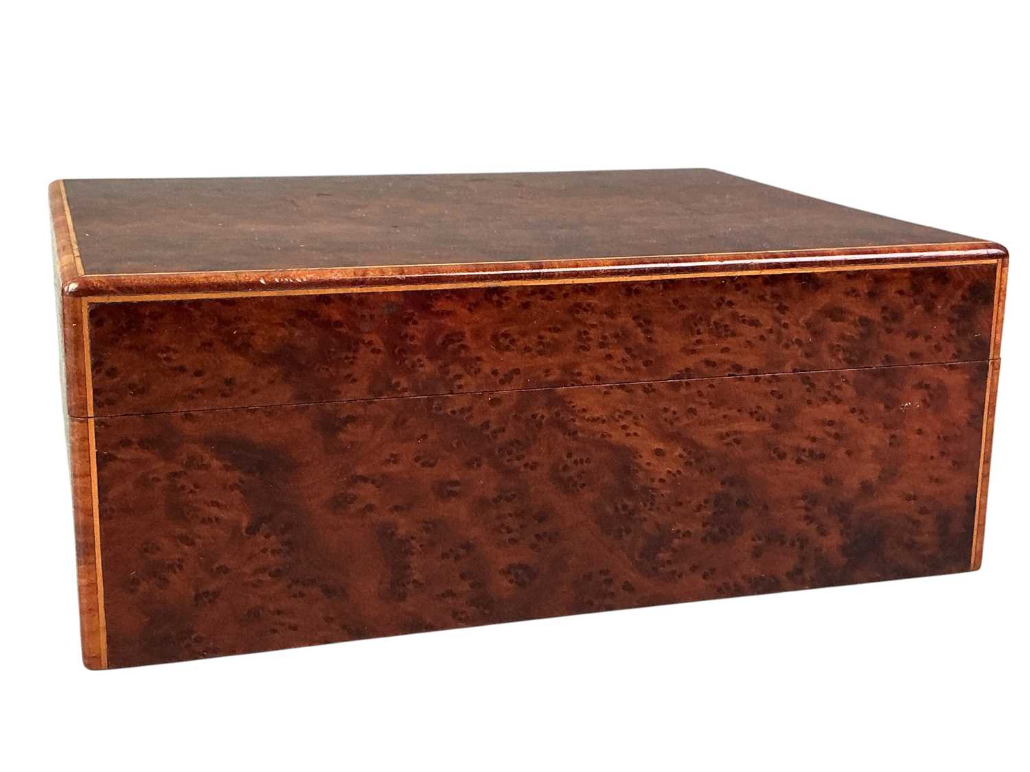 Lot 395 - BURR WALNUT CIGAR BOX