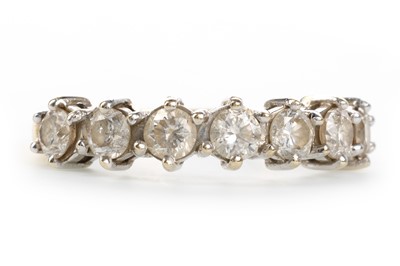 Lot 452 - DIAMOND SEVEN STONE RING