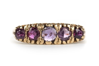 Lot 459 - VICTORIAN AMETHYST BOAT RING