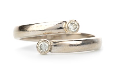 Lot 465 - DIAMOND TWO STONE RING